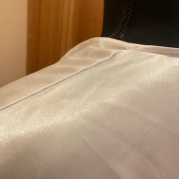 White Satiny Robe - Picture 4 of 12